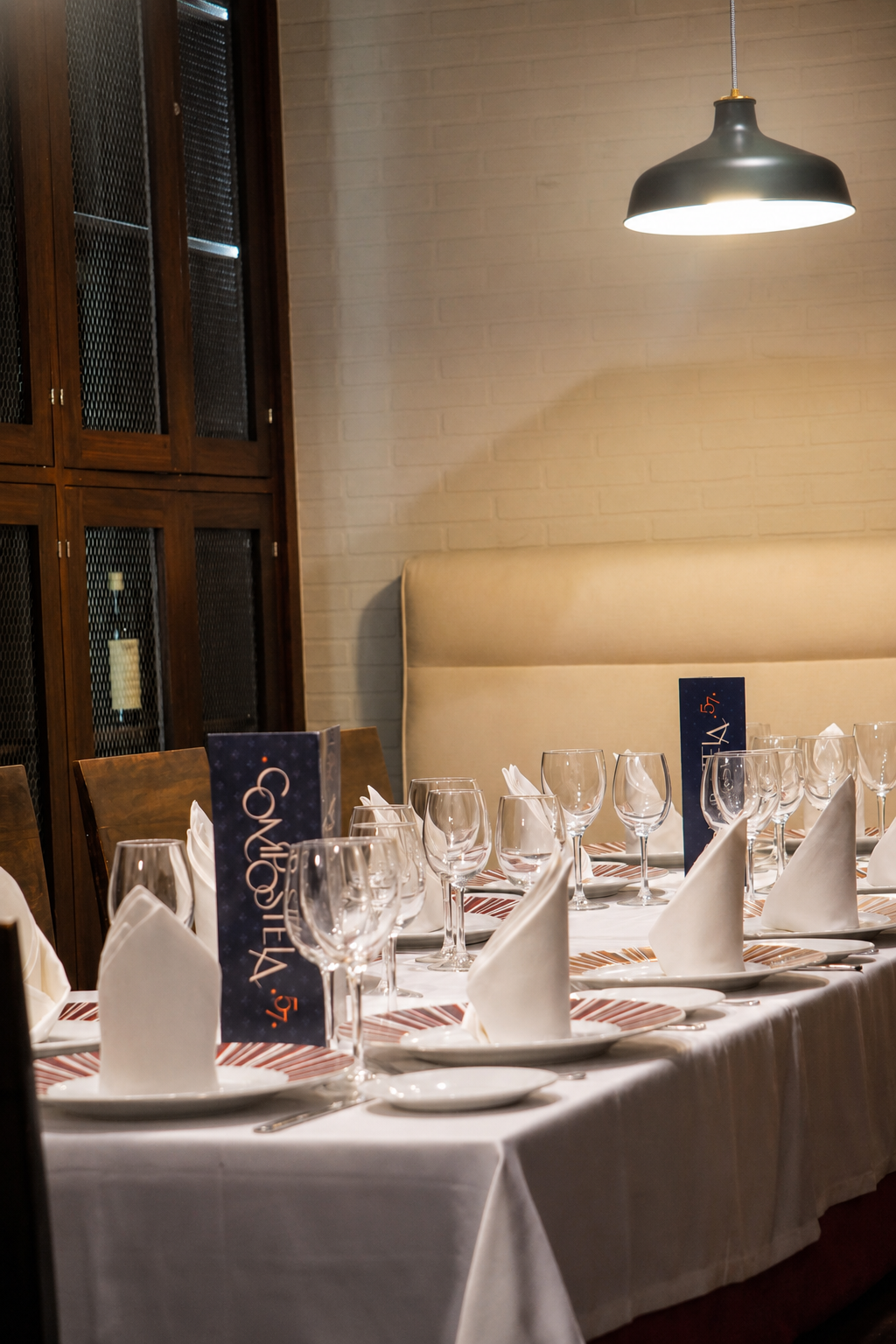 Mesas preparadas para celebraciones en Restaurante Compostela 57